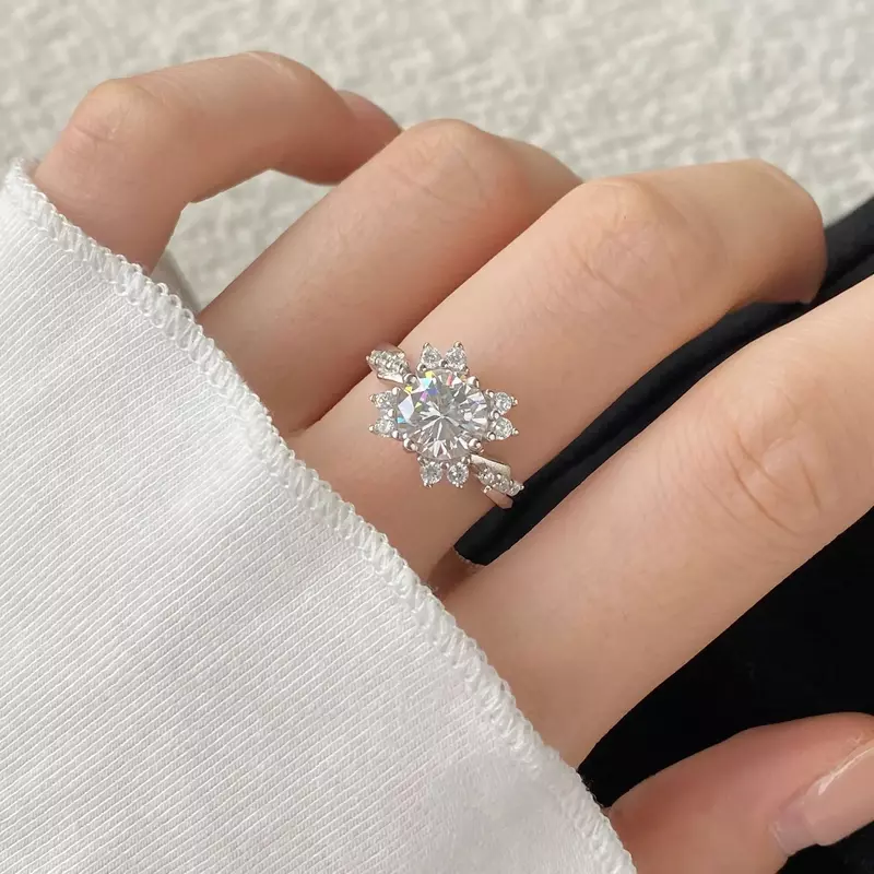 Fashionable and Versatile Border AliExpress Hot Selling S925 Silver Ring with Female Snowflake Inlaid 5A Zircon High Carbon