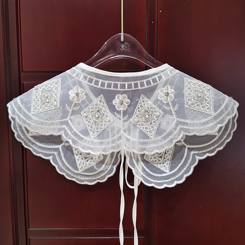 Nuevo estilo Cuello falso Cuello bordado Adorno floral desmontable Escote con cordones