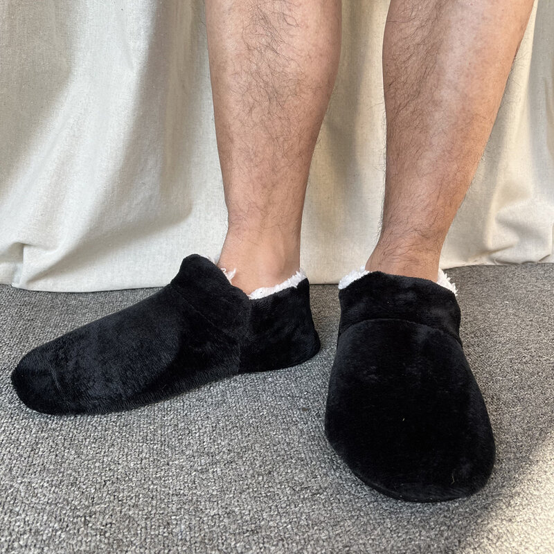 Sandal Berbulu Pria Kaus Kaki Rumah Musim Dingin Ukuran Besar Anti Selip Empuk Nyaman Lantai Pria Malas Kasual Dalam Ruangan Sepatu Datar Rumah Hitam