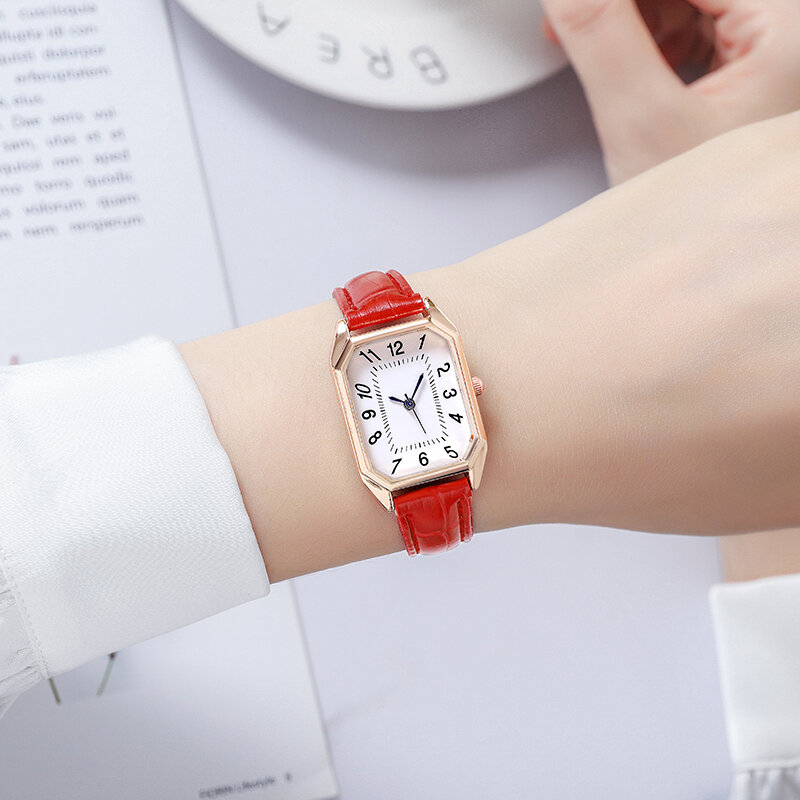 2022 new market best-selling Douyin digital sweet small square ladies small belt watch 2