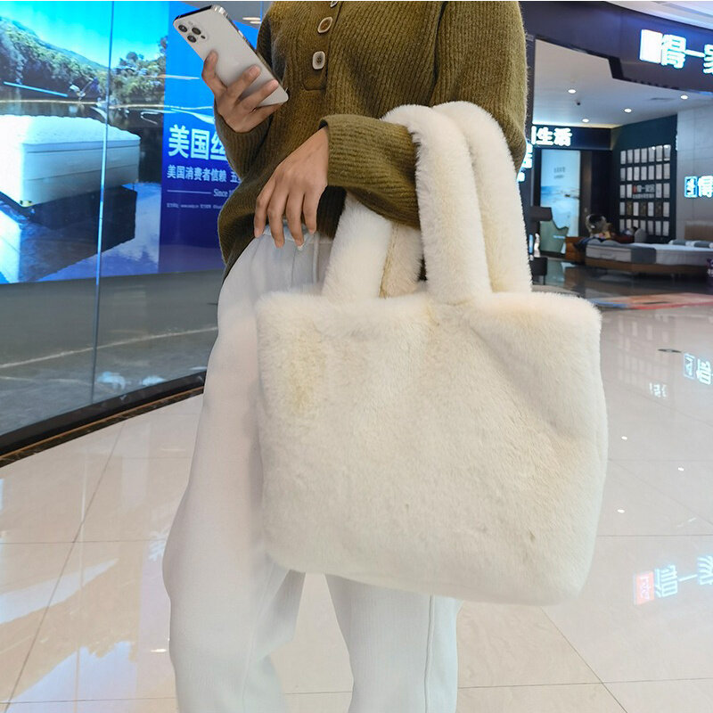 Simpie-حقيبة نسائية من الفرو الصناعي بسعة كبيرة ، حقيبة يد ناعمة من القطيفة ، حقيبة تسوق منفوشة ، أحادية اللون ، مصمم جديد ، شتاء ، 2023