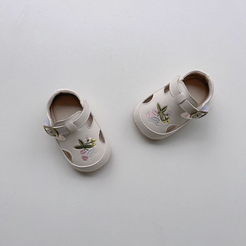 Babys chuhe Sommer neuen koreanischen Stil 2024 neue modische Sandalen atmungsaktive rutsch feste weiche Sohle Stickerei lässige Kleinkinds chuhe