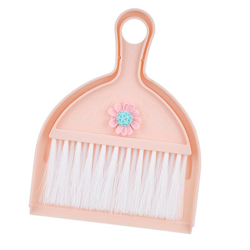 Small Broom and Dustpan Set Early Learning Adorable Flower Theme Housekeeping Play Set for Kindergarten Preschool Age 3-6