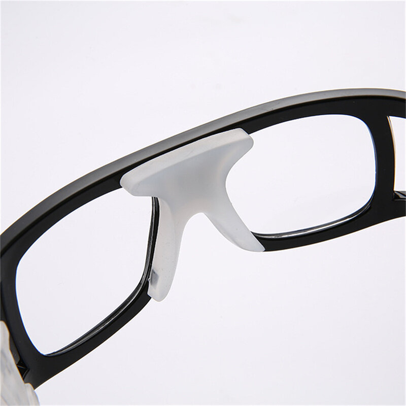 Gli occhiali possono essere dotati di occhiali da allenamento per miopia PC Full Frame per giochi di palla all'aperto come basket e calcio