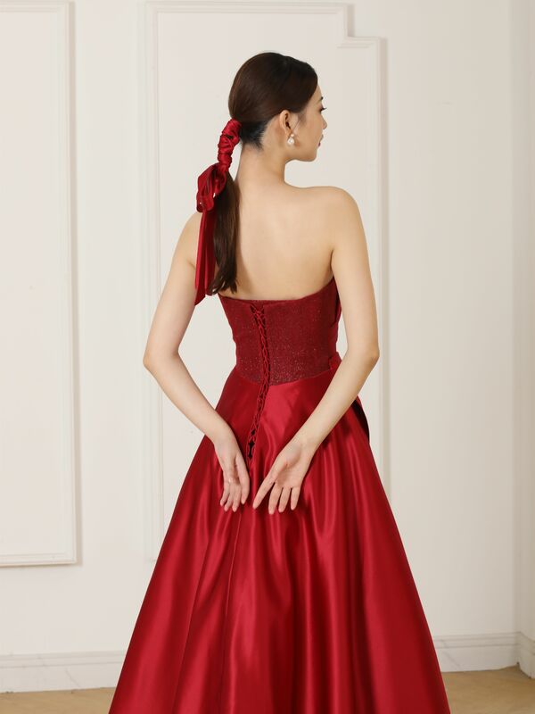 Neueste Anmutigen Plissee Rot Satin Hochzeit Kleid