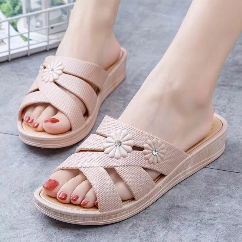 New Women's Summer One Word Hollow Wedges Slippers Free Shipping Thick Sole Non Slip Outdoor Casual Beach Slippers Home Slippers