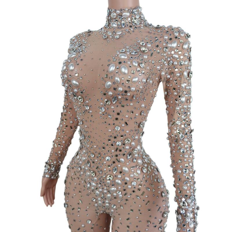 Wieczorne urodziny świętuj seksowne rampersy Prom Party kostium piosenkarza pokaż nosić duże perły Bling srebrne kamienie kombinezon z siatką