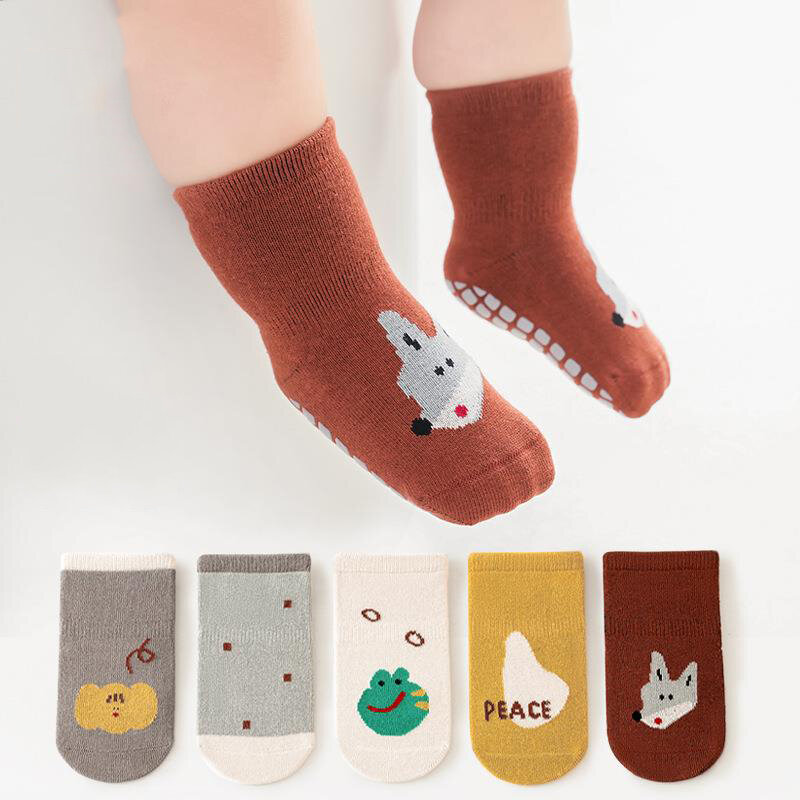 Meias de algodão macio antiderrapante para bebê, meias curtas com solas de borracha, design dos desenhos animados, para a primavera e outono