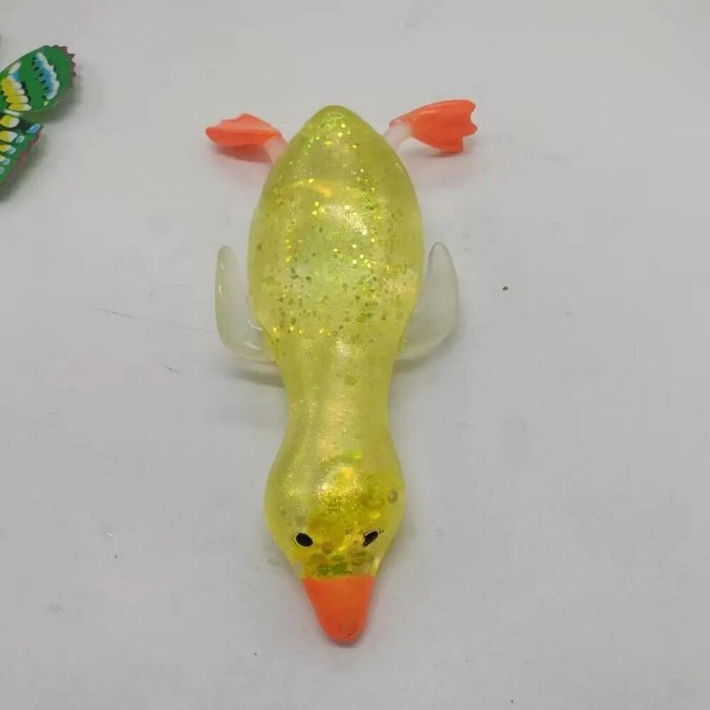 Mainan dekompresi squishy bebek lubang kreatif lucu mainan Remas bebek sentuhan nyaman hadiah pereda stres Maltose TPR