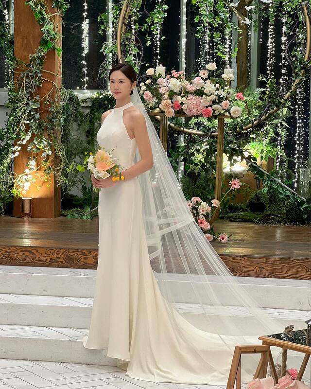 Mê mẩn với nét đẹp tinh khôi của những chiếc váy cưới Hàn Quốc