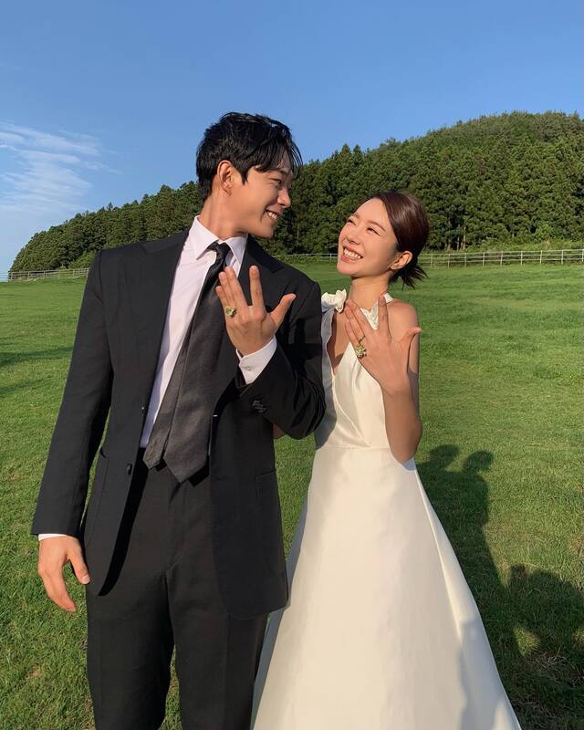 OLOEY Elegant Silk A Line Korea Wedding Dresses Bow Shoulder Halter Backless Floor Length Bridal Gowns Custom Beach Photoshoot