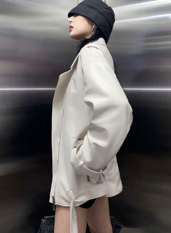 Damen Kunstleder jacke mit Gürtel Spleißen Farbe Turndown Kragen Mantel Reiß verschluss außerhalb Leder mantel
