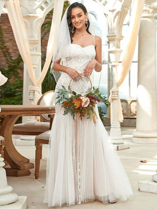 Gaun pernikahan elegan tali Spaghetti leher Sweetheart 2024 pernah cantik dari gaun pengantin wanita krim Fishtail renda