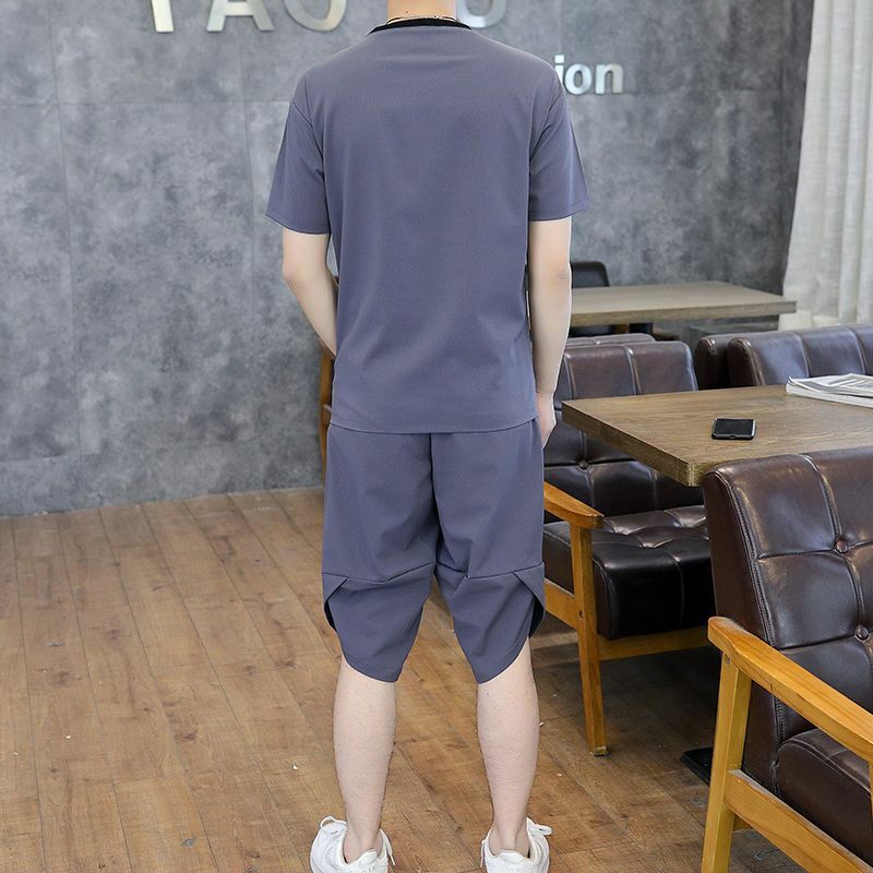 Camiseta esportiva masculina casual estampada de manga curta e shorts, calça cinco quartos, conjunto confortável para casa fitness, legal, versão coreana, novo
