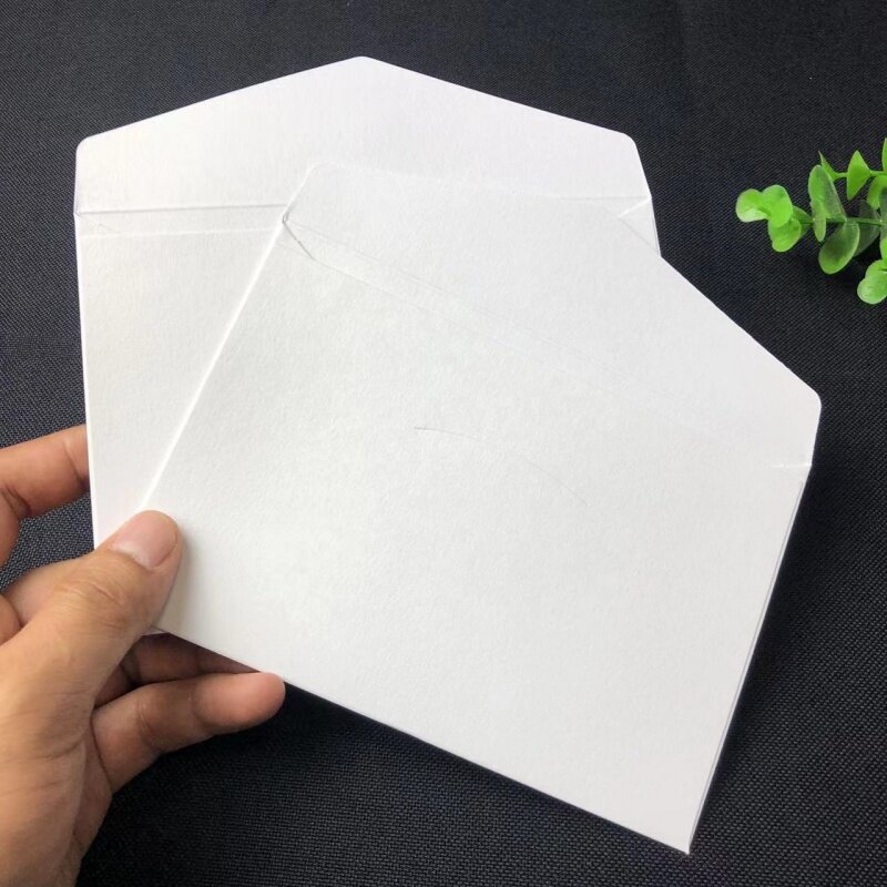 Spersonalizowany produkt 、 wytłaczanie na gorąco na zamówienie wysokiej jakości 250gsm biała torba perłowy papier koperty z czarna folia logo