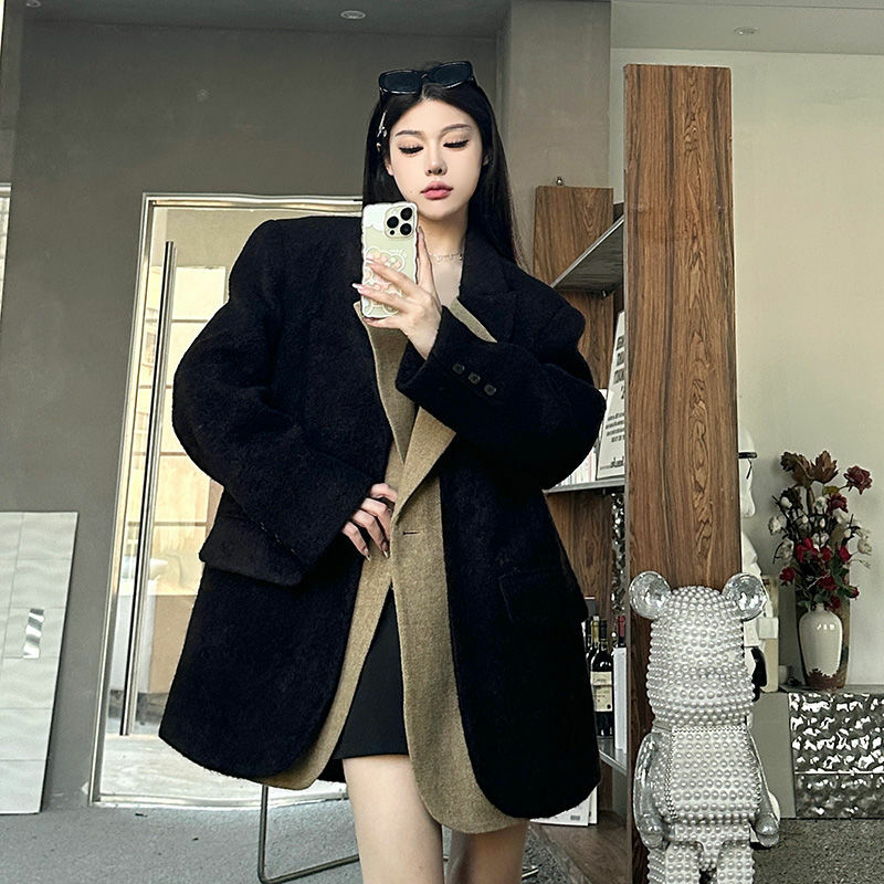 Jaket wol hitam tebal wanita, mantel wol longgar warna yang cocok untuk musim dingin