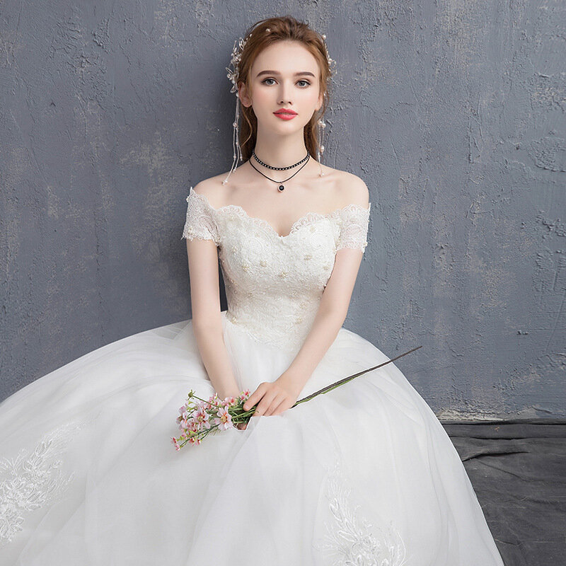 Платье Свадебное ТРАПЕЦИЕВИДНОЕ с вырезом лодочкой и цветочной аппликацией