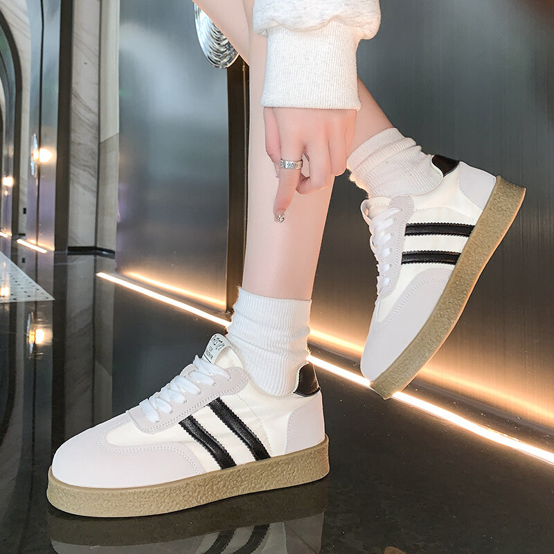 Scarpe da ginnastica Casual in pelle da donna scarpe da donna con punta tonda colori misti cucire scarpe bianche stringate moda donna primavera autunno 2024