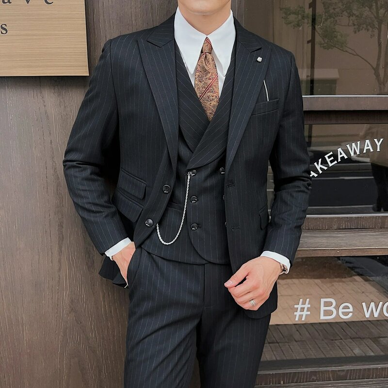 2-e1 gestreifter Anzug Anzug Herren koreanische Version schlankes Hochzeits kleid Zwei-Knopf-Anzug Business dreiteiliges Set mit Revers kragen