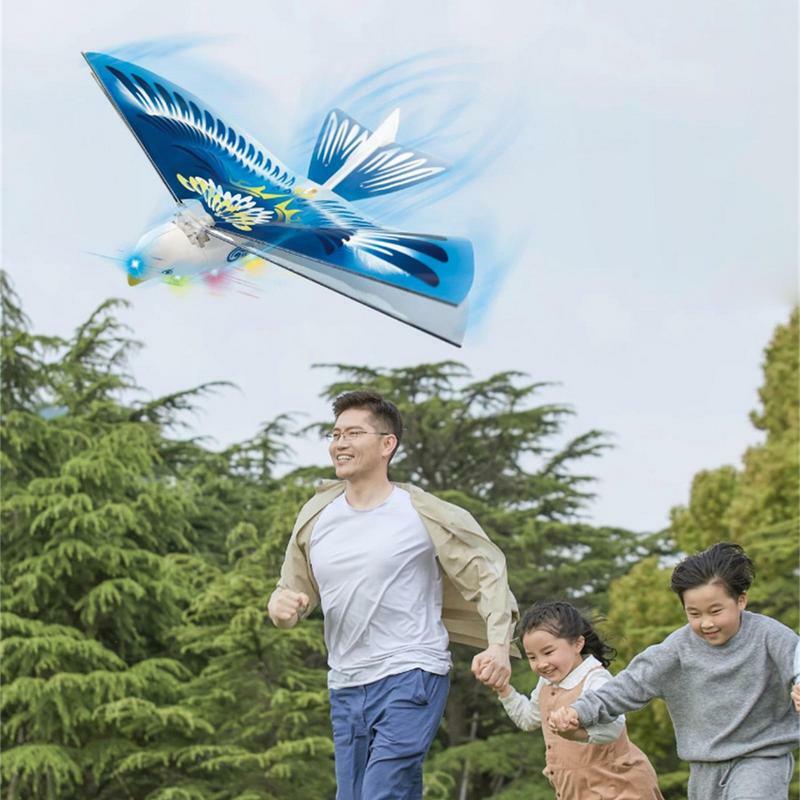 Giocattolo per uccelli volanti giocattoli elettrici per uccelli volanti per bambini interessanti aerei giocattolo telecomandati per bambini e adulti