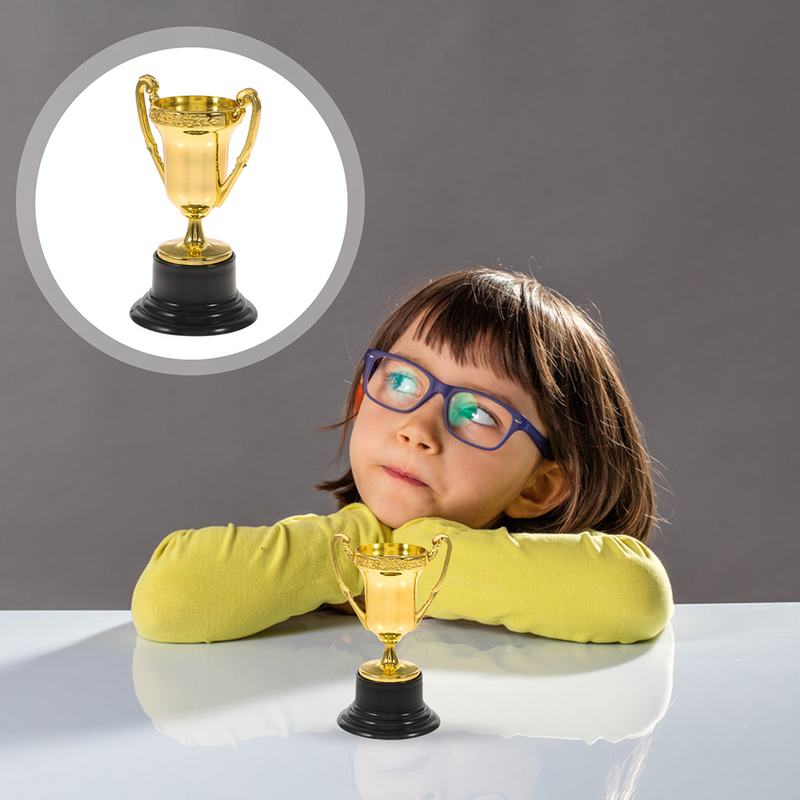Trofei trofei premio giocattoli per bambini Mini sport in plastica tazza da calcio in oro ricompensa vincitore calcio giocattolo per bambini premi da Baseball tazze