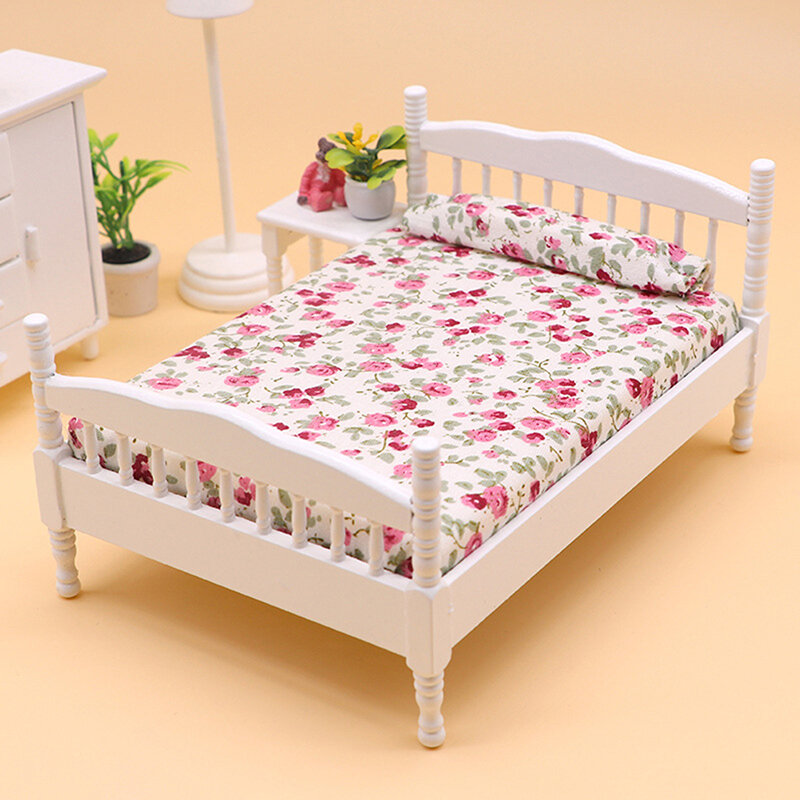 1:12 Dollhouse miniaturowe podwójne łóżko Model europejska sypialnia scena akcesoria meblowe dla lalek wystrój domu zabawki dla dzieci prezent