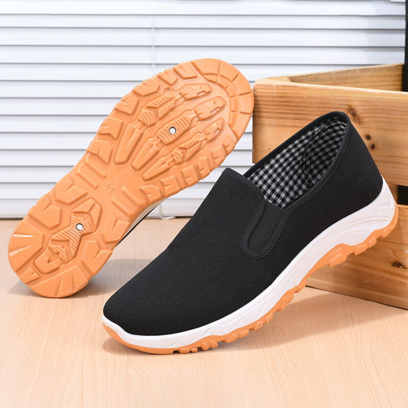 Мужские текстильные туфли, новинка 2023, Мужские дышащие прочные повседневные туфли с защитой от запаха для вождения, черные тканевые туфли для мужчин