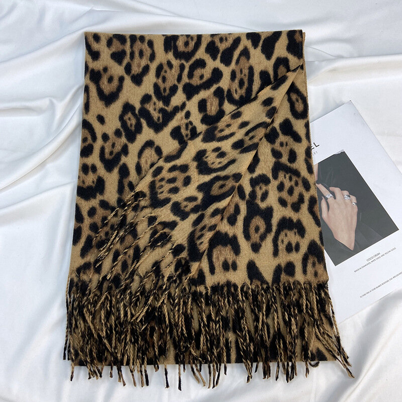 Bufanda de leopardo para mujer, chal de borla con estampado de Cachemira de imitación engrosada, cuello cálido versátil, moda de otoño e invierno, venta al por mayor