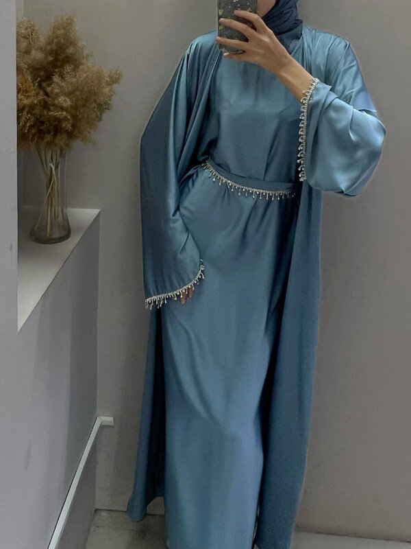 Set Abaya pesta Satin halus Lebaran wanita 2 potong dengan 2 rantai berlian jubah kardigan Abaya Islam 2024