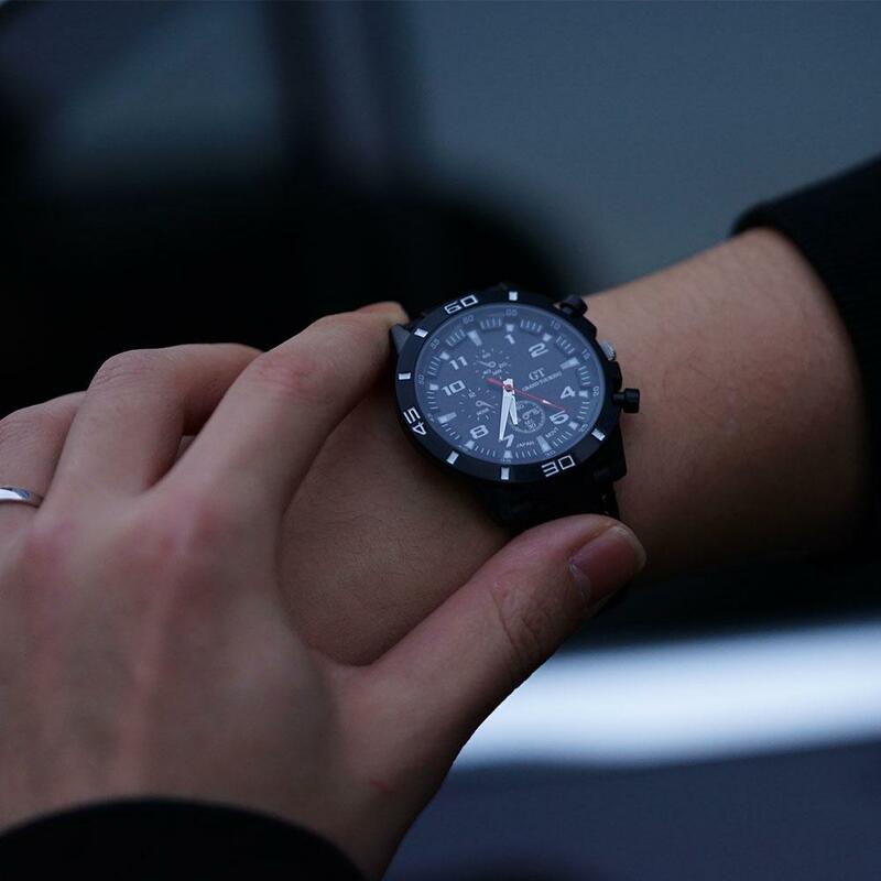 Jam tangan olahraga modis pria, arloji bisnis mewah tali silikon kasual tanggal kalender panggilan besar