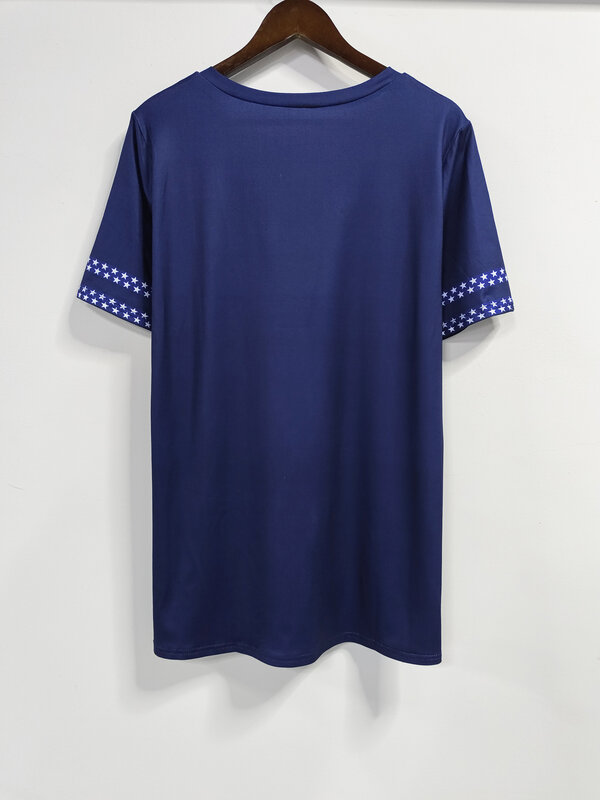 Camiseta com estampa gráfica feminina, manga curta, gola V, blusa casual, roupas plus size