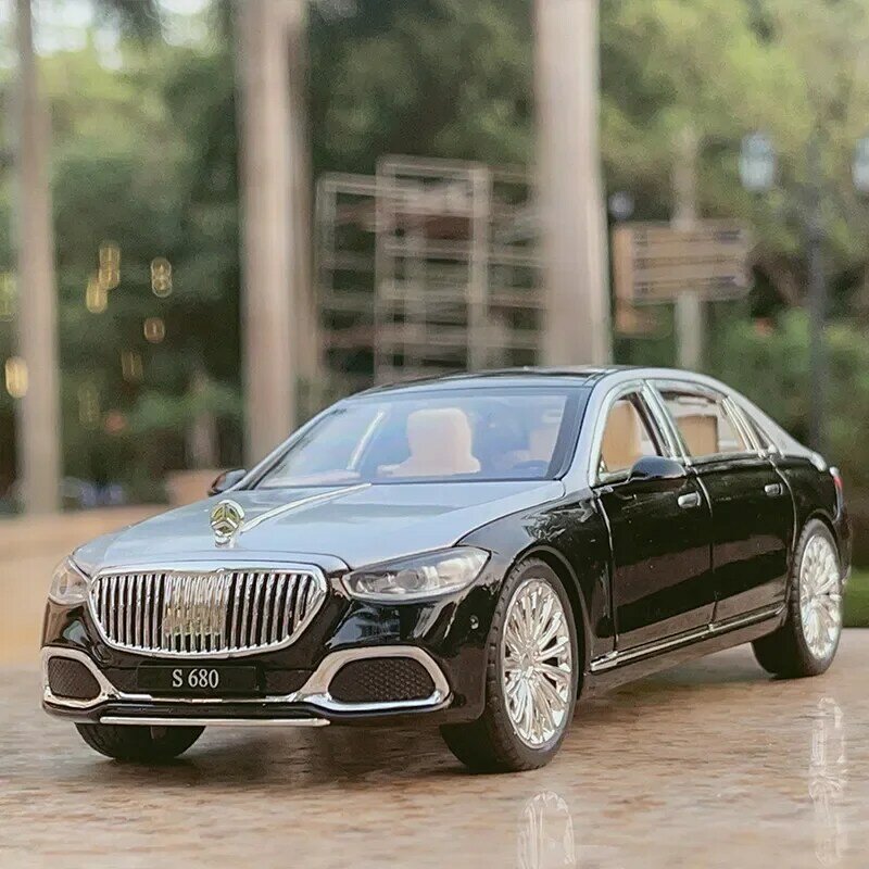 1:22 Mercedes-Benz Maybach S680 Alloy Model Car Toy Diecasts Casting Sound and Light Car Toys For Children Vehicle