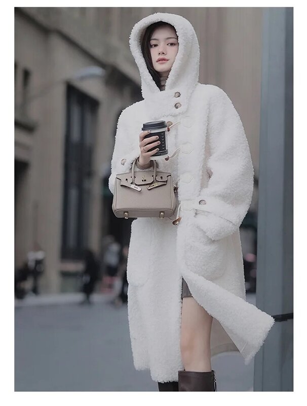 2024100% wool fur coat, high-end fur one piece coat, women's Tuscany cowhide buckle, lamb cashmere, shearing wool
