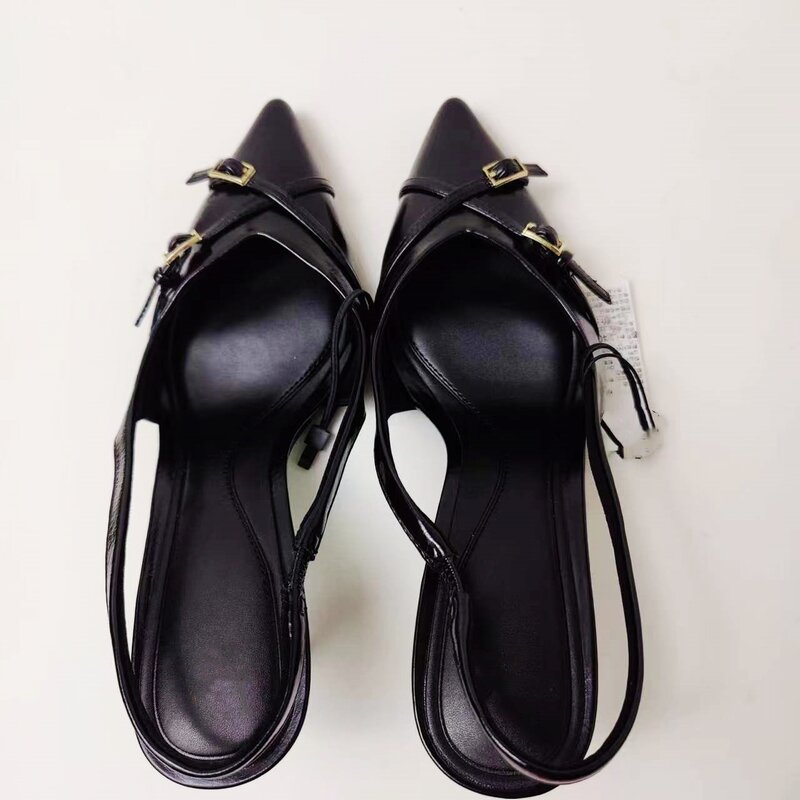 รองเท้าผู้หญิงใหม่ที่มีหัวเข็มขัดสีดำ, รองเท้าส้นสูง, หัวเข็มขัดข้ามและรองเท้าตื้น