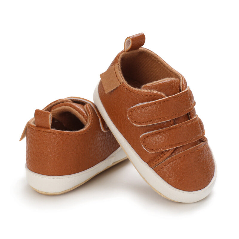 Sepatu sneaker bayi lelaki perempuan, kulit PU anti Slip sol karet sepatu bayi baru lahir balita pertama jalan