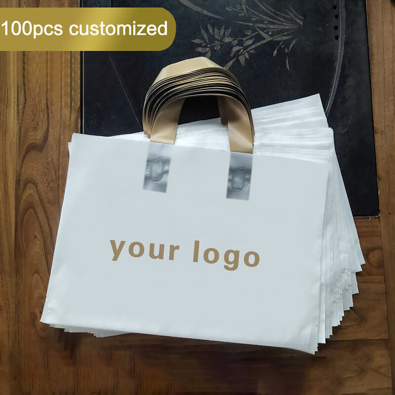 100 buah tas belanja warna-warni Logo kustom dengan pegangan plastik tas hadiah cetak satu warna Logo pada dua sisi gratis cetakan desain
