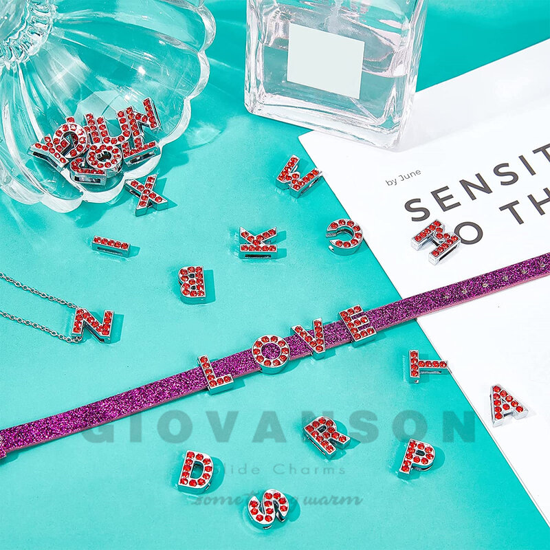 8mm A-Z colore rosso strass Slide Letters Charms gioielli fai da te marcatura Fit Pet collare Wristband portachiavi 1 pz