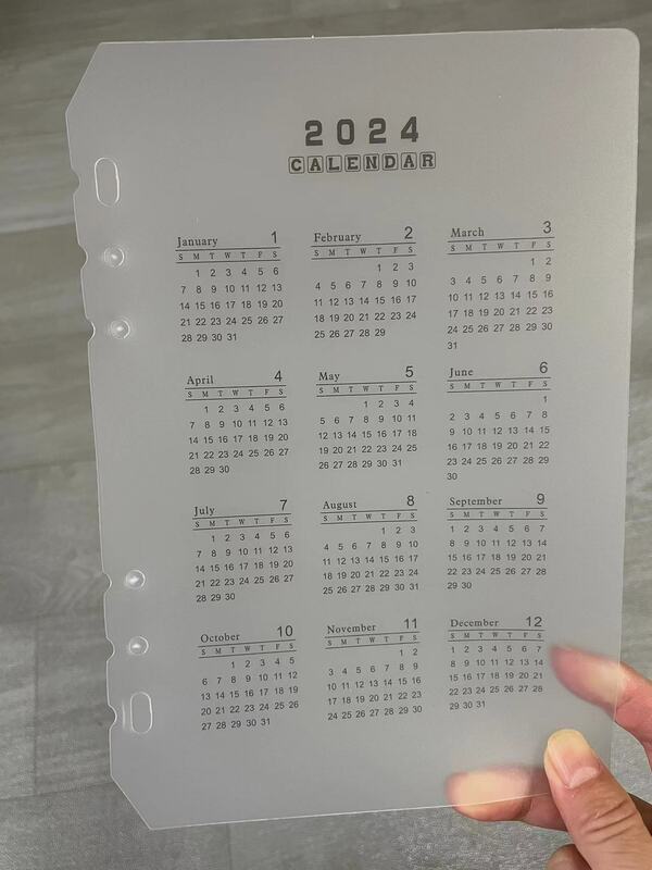 Kalendarz 2024 A5 A6 6-dołkowe konto z luźnymi ściankami kalendarza PP matowe przezroczyste podkładka ochronna