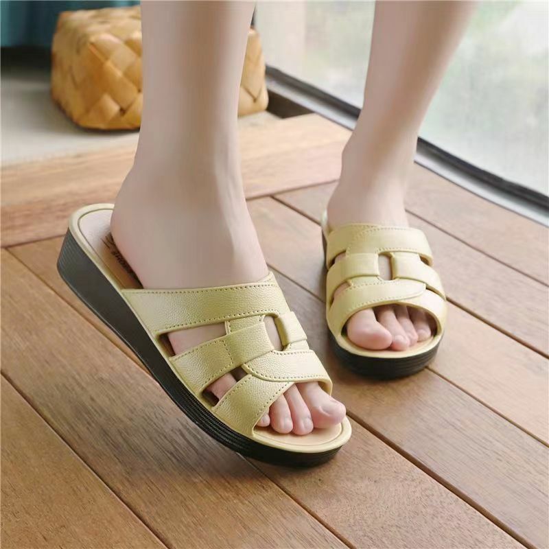 New Women's Summer One Word Hollow Out Wedges Slippers Sole Non Slip Outdoor Beach Slippers Free Shipping Home Casual Slippers