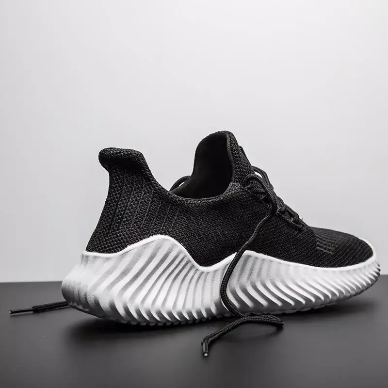 Zapatos informales transpirables para hombre, zapatillas de Tenis que combinan con todo, Skateboard para correr, novedad de 2024