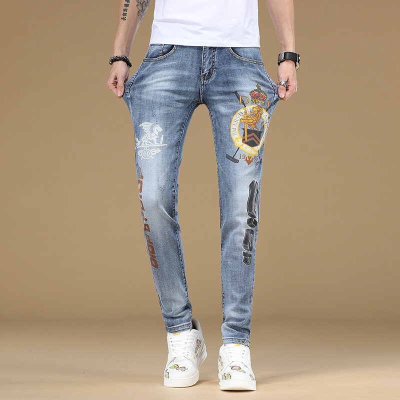 Celana jeans kurus pria, celana denim slim-fit kasual cetak modis kelas atas untuk lelaki 2024