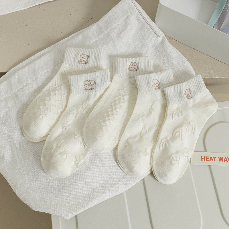 Women Cotton Socks White Cute Sweet Kawaii Embroidery Embossed Fashion Trend Versatile Comfortable Breathable Women's Socks D103