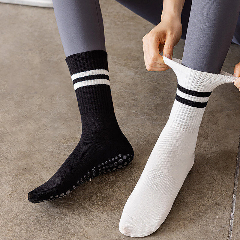Calcetines antideslizantes de algodón para mujer, medias con empuñaduras para Yoga, Pilates, 1 par