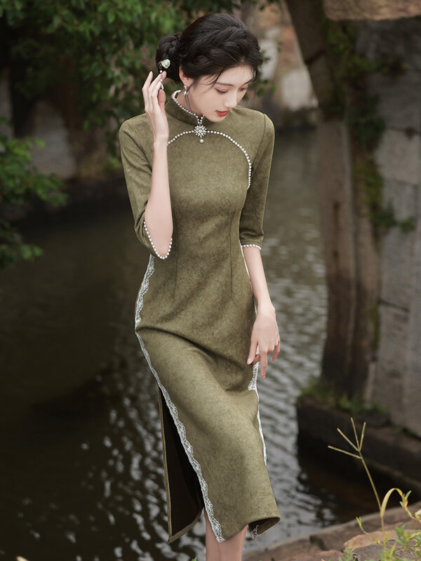 Vintage szczupła dziewczyna Qipao 2024 jesień/zima nowa zamszowa sukienka Qipao z rękawami 3/4 ulepszony polar śnieżny Slim Fit Qipao