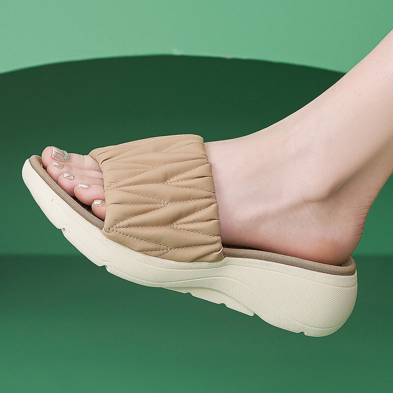 2024 nuova pantofola sandali con plateau da donna leggeri antiscivolo comodi sport Casual vento scarpe da donna produttori all'ingrosso