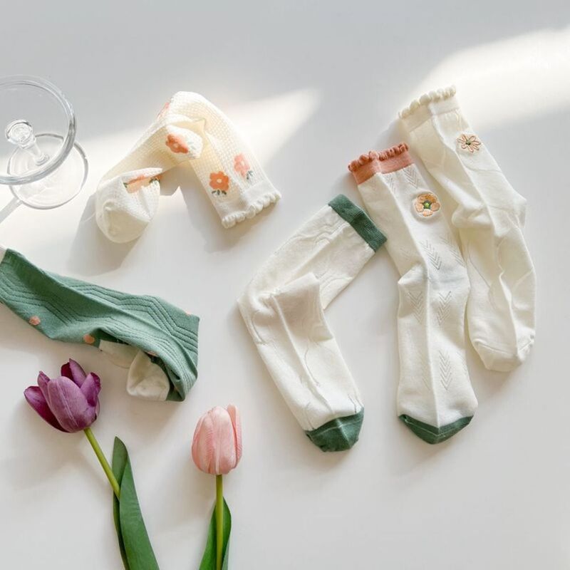 Leuke Zomer Bloemenprint Japanse Creatieve Mode Effen Kleur Korte Kousen Vrouwen Sokken Katoenen Mesh Sokken