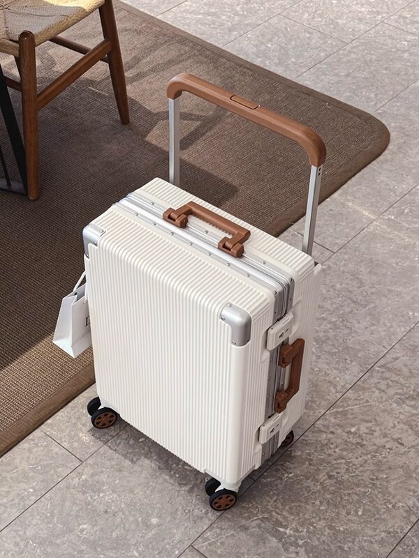 Широкий тянущийся высококачественный чемодан для девушек красивый новый мужской прочный и прочный плотный чемодан с паролем 2024