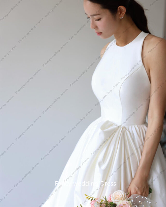فستان زفاف بسيط برقبة دائرية ، فستان كوري بدون أكمام لالتقاط الصور ، فستان زفاف بطول الأرضية ، مصنوع خصيصًا