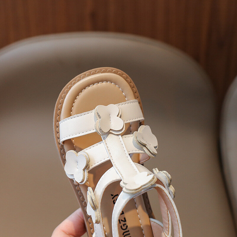 2024 Sommer neue Kinder Sandalen für Mädchen Mode koreanischen Stil mit niedlichen Schmetterling weiche Sohle bequeme römische Strand Reiß verschluss Schuhe