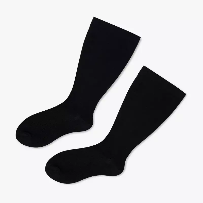 Chaussettes fines mi-colorées noires et blanches, monochromes, pile de chaussettes d'été, bas de glace, 2024
